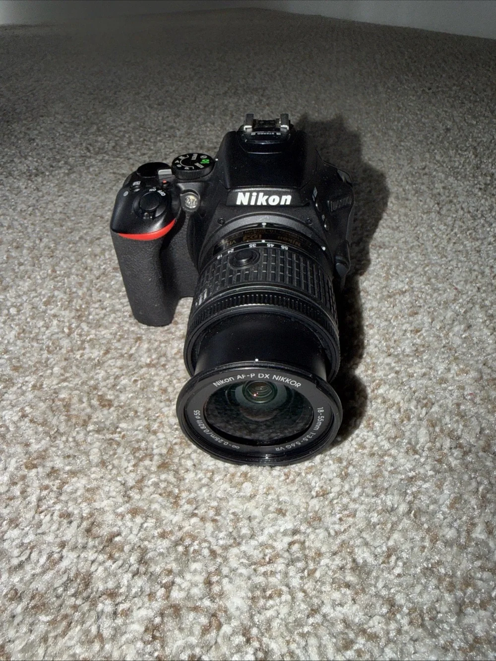 Nikon D5600 DSLR camera AF-P DX NIKOR lens
